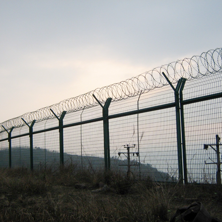 四川机场铁丝网护栏图片3