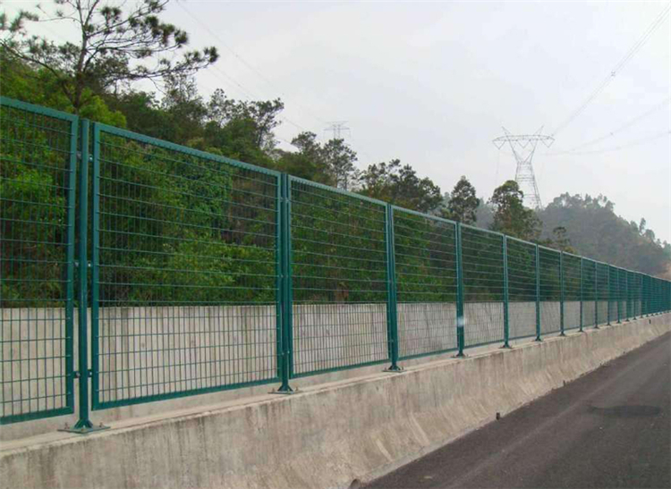 安徽框架公路护栏网图片4