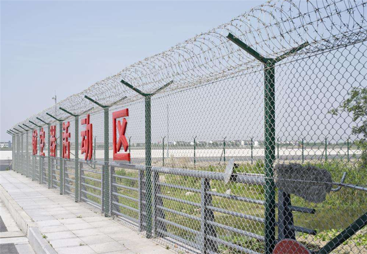 铝包钢机场围栏网图片2