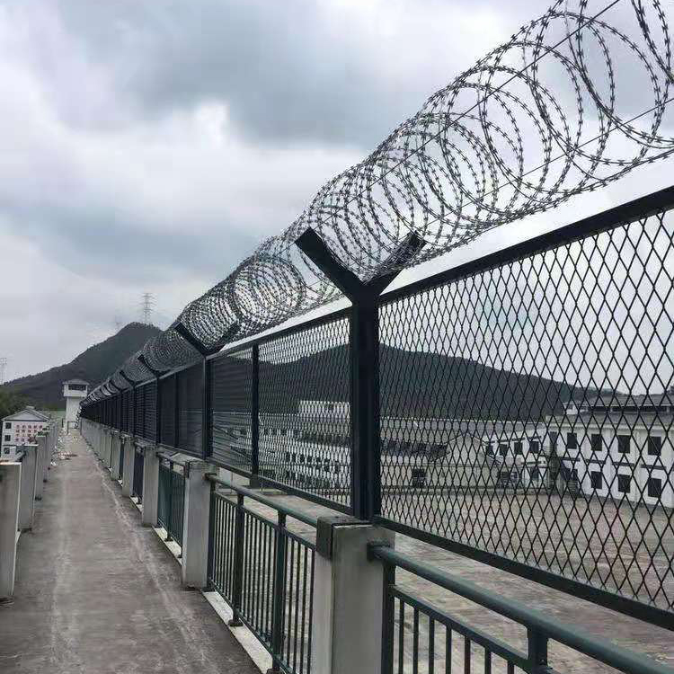 监狱防护金属墙