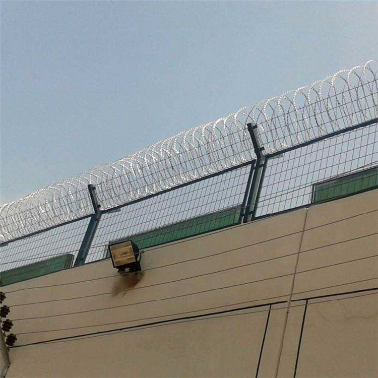 安徽看守所围墙上钢网墙图片1