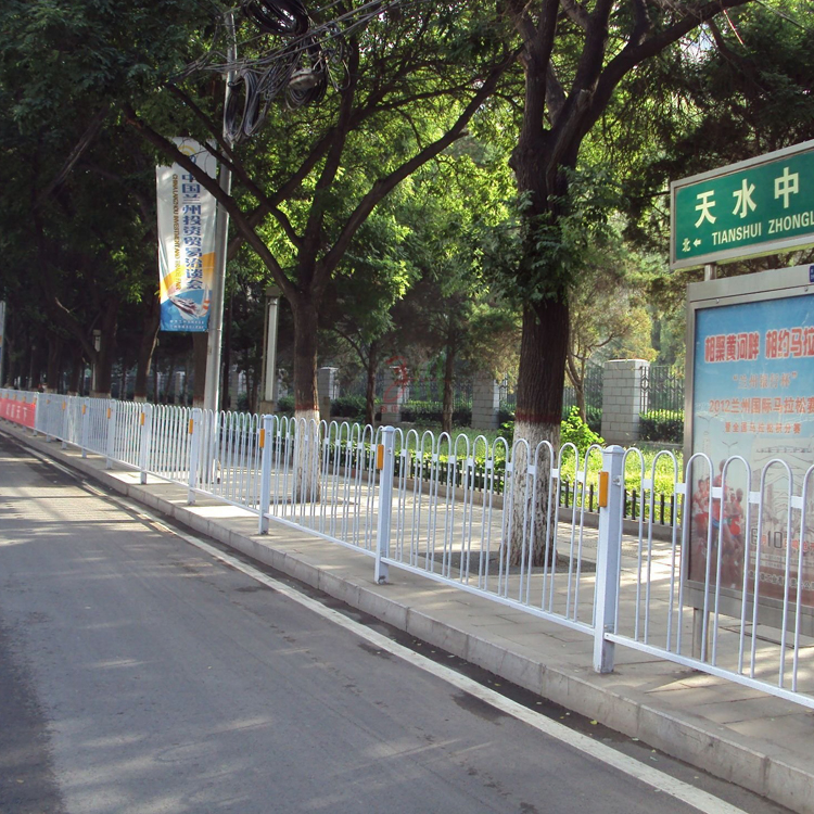 广东U型市政交通护栏图片2