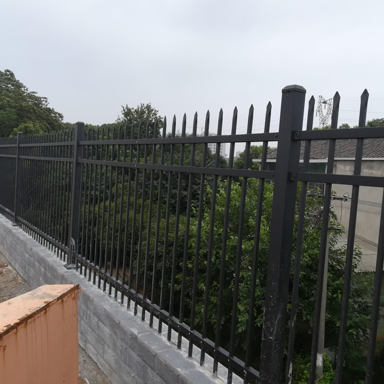 学校围墙锌钢护栏图片4