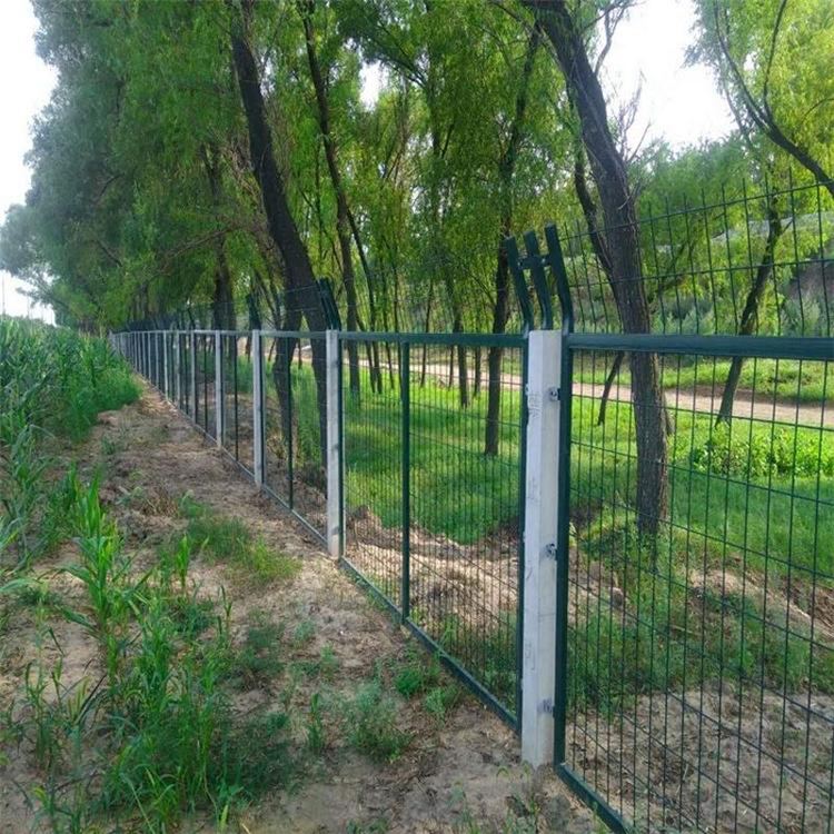 铁路防护网围栏
