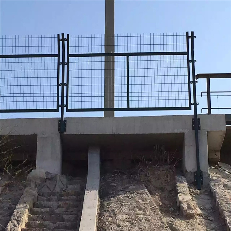 安徽高铁桥梁封闭式隔离网安装
