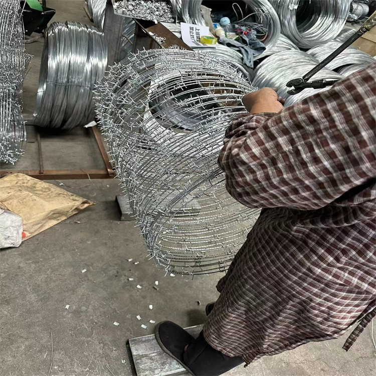 铝包钢刺丝滚笼厂家供应图片2