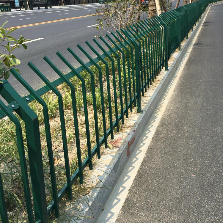 市政绿化护栏网即锌钢道路护栏图片2