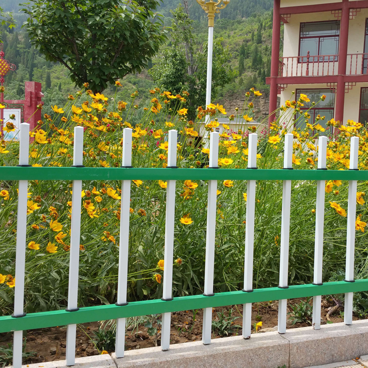 市政绿化护栏网即锌钢道路护栏图片8