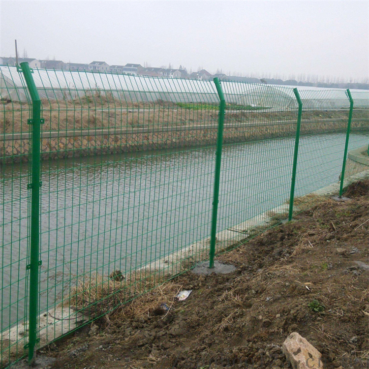新疆水库周围安全隔离防护网图片6