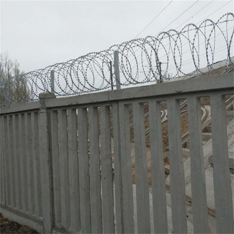 新疆铁路支架刺丝滚笼生产商图片6